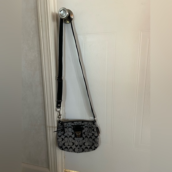 Coach crossbody / shoulder bag. Excellent condition. - Picture 1 of 4
